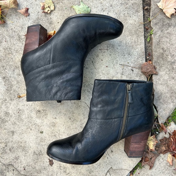 Cole Haan Black Cassidy ankle boots, size 10 - Picture 2 of 14